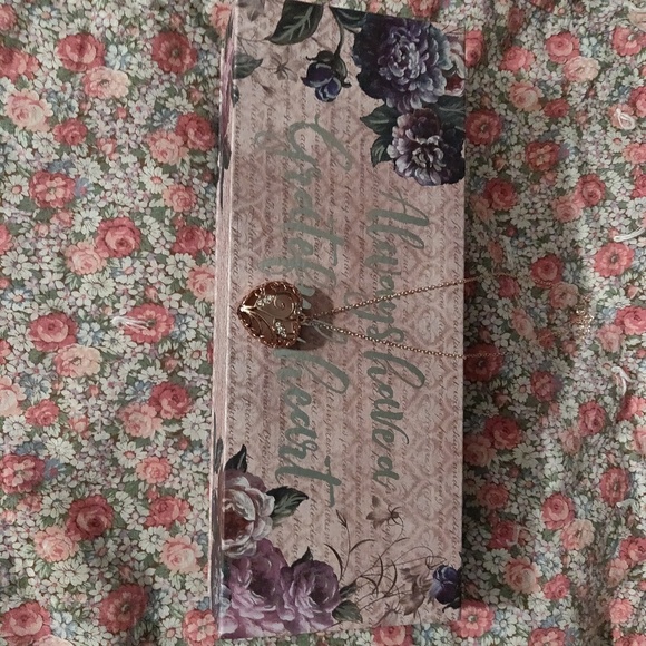 🌹Stunning Rose Gold Heart Pendant and Chain 🌹 - Picture 4 of 4